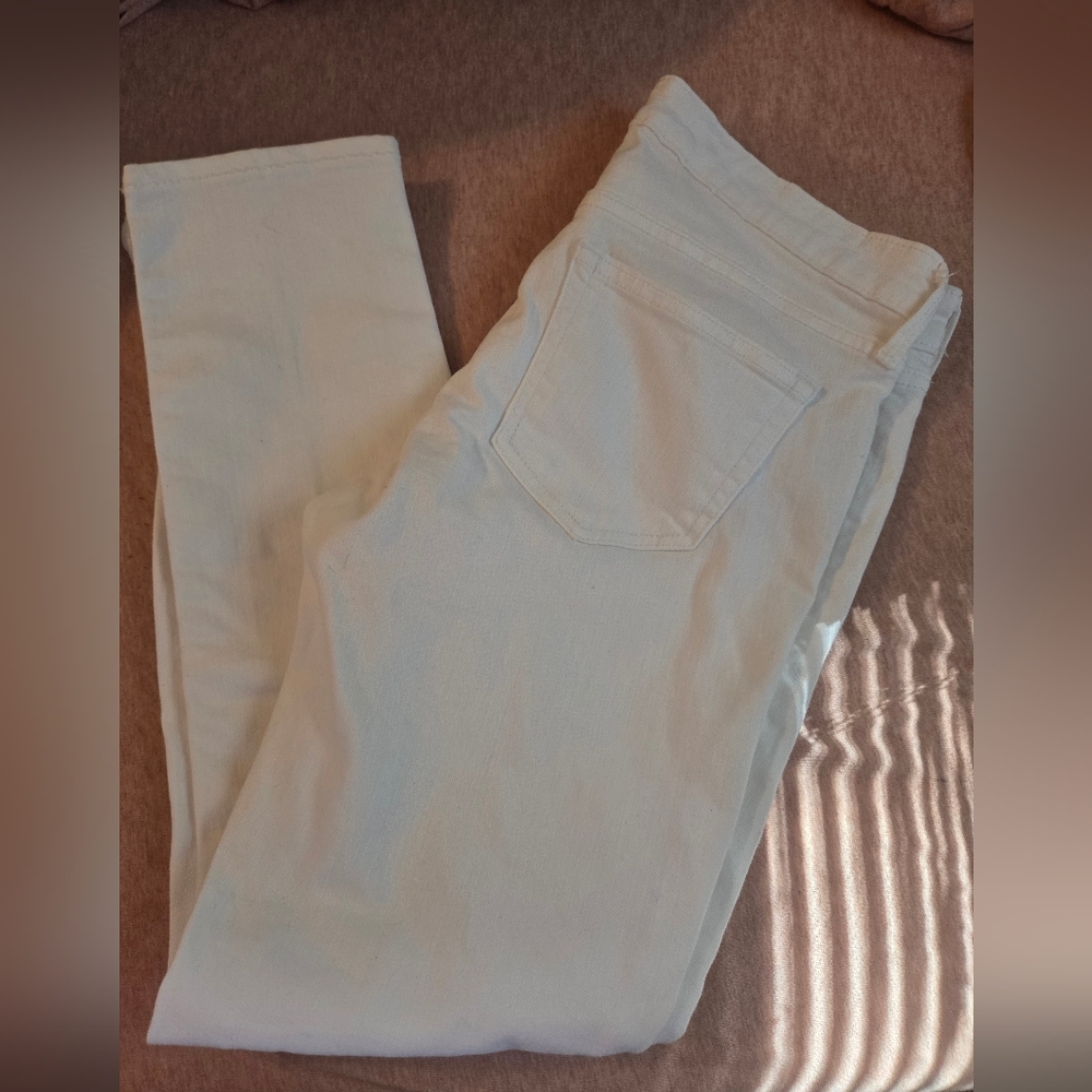 GAP Girlfriend Strech White Denim Jeans